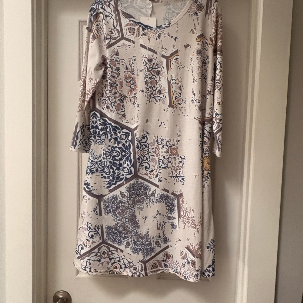 Chic Cream and Blue Patterned Midi Dress